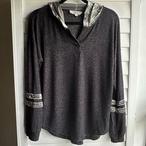 Lounge Set Hippie Rose Black and Gray Hooded Top